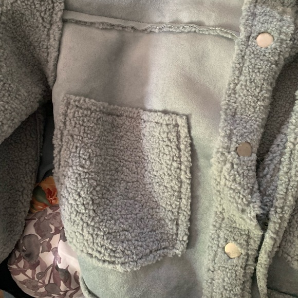 Forever21 Fleece Suede jacket - Picture 4 of 6